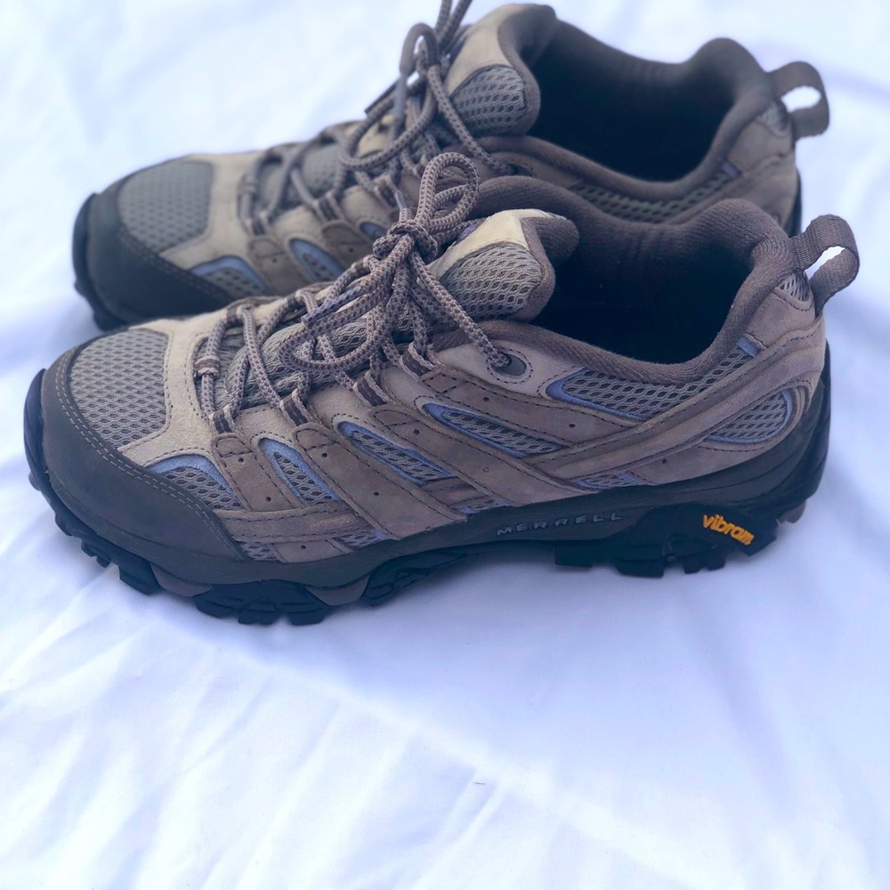 MERRELL Women's Moab 2 Ventilator Hiking Shoes